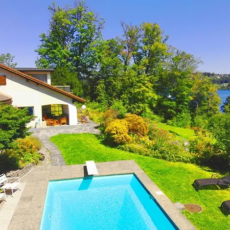 Lake Villa Lotus